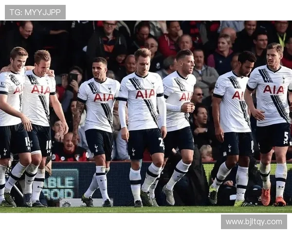 前尤文总监琼托利亲临现场观战热刺对阵水晶宫精彩对决